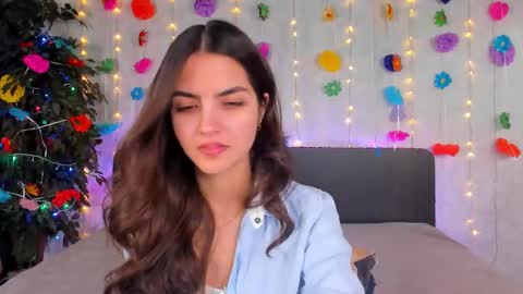 Snapshot of milana_crystal_ chatting on March 11, 8:20 am Milana online show from March 11, 8:20 am