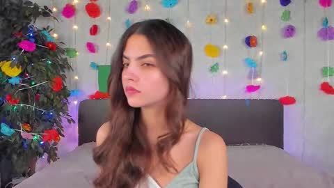 Snapshot of milana_crystal_ chatting on March 20, 8:19 am Milana online show from March 20, 8:19 am