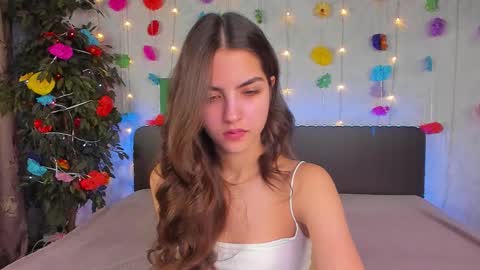 Snapshot of milana_crystal_ chatting on March 22, 8:07 am Milana online show from March 22, 8:07 am