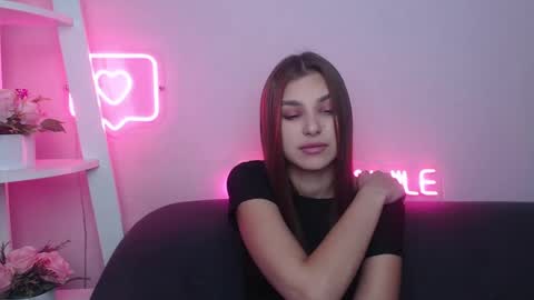 milanaangelas online show from February 3, 5:40 am
