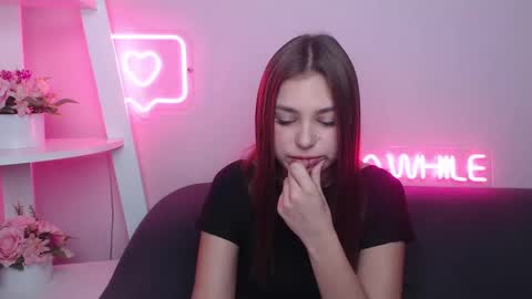 milanaangelas online show from February 18, 6:15 am