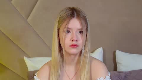 MilanaBalmain online show from January 19, 5:44 am