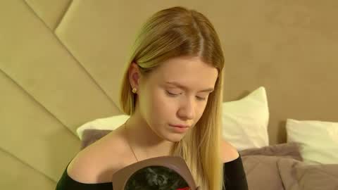 Snapshot of milanabalmain chatting on April 7, 4:46 am MilanaBalmain online show from April 7, 4:46 am