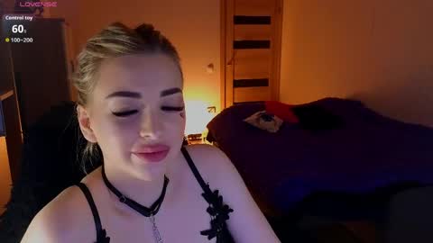 Lana online show from May 9, 8:03 pm