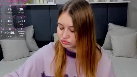 Snapshot of milanaxhoney chatting on March 9, 12:36 am milanaxhoney online show from March 9, 12:36 am