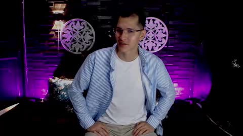 Snapshot of milandavid1 chatting on March 23, 5:17 pm milandavid1 online show from March 23, 5:17 pm