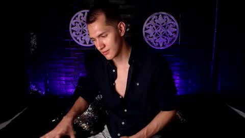 Snapshot of milandavid1 chatting on March 25, 6:14 pm milandavid1 online show from March 25, 6:14 pm