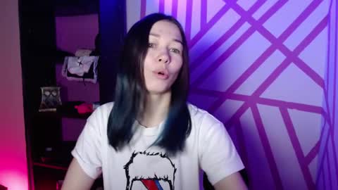 Snapshot of milania_mini chatting on November 30, 1:53 am Milania online show from November 30, 1:53 am