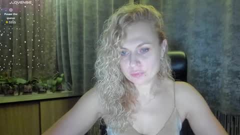 milanna_x online show from October 12, 8:52 pm
