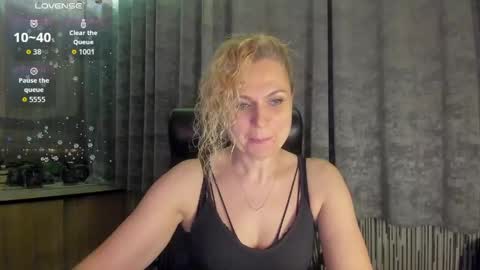 milanna_x online show from April 30, 7:53 pm