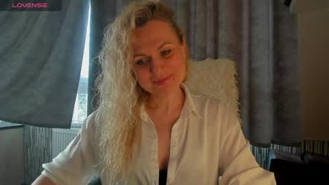 milanna_x online show from May 13, 4:04 pm