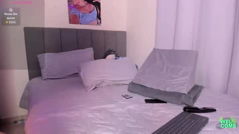 milas mith  online show from February 12, 3:45 am