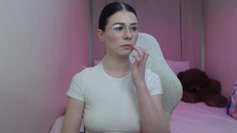 milasecretsss online show from April 26, 12:03 pm