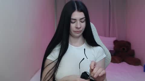 milasecretsss online show from May 2, 12:10 pm