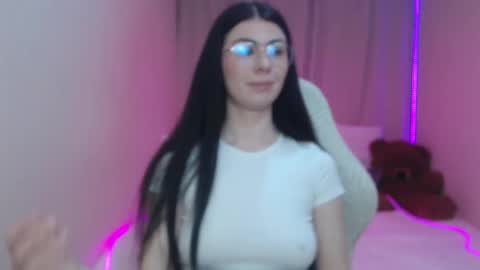 milasecretsss online show from May 13, 7:17 am