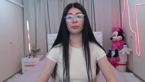 milasecretsss online show from May 16, 6:32 am