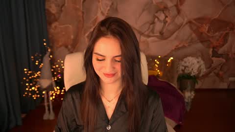Snapshot of milashalovely chatting on December 10, 6:22 am Milasha online show from December 10, 6:22 am