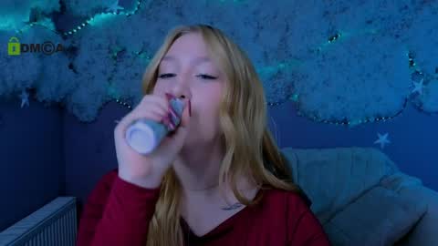 just mila online show from April 4, 7:22 pm