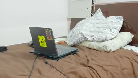 Snapshot of milatssokolov chatting on April 16, 9:39 pm Mila online show from April 16, 9:39 pm