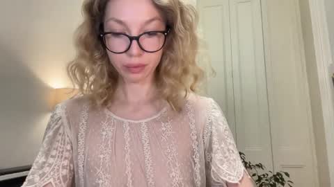 Mila online show from October 24, 2:35 pm