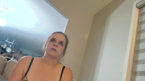 mildlymilf online show from September 14, 5:17 am
