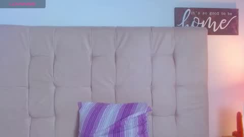 Snapshot of mildrecute chatting on March 12, 12:42 am Ana online show from March 12, 12:42 am