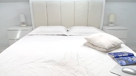 Snapshot of milena29 chatting on March 6, 6:21 am Milena online show from March 6, 6:21 am