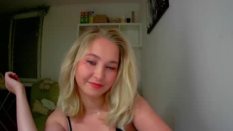 Snapshot of milena391630 chatting on September 22, 10:23 pm Milena new nonude shy blonde natural online show from September 22, 10:23 pm