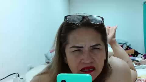 Snapshot of milena_hoot_ chatting on September 13, 4:01 am MILENA online show from September 13, 4:01 am