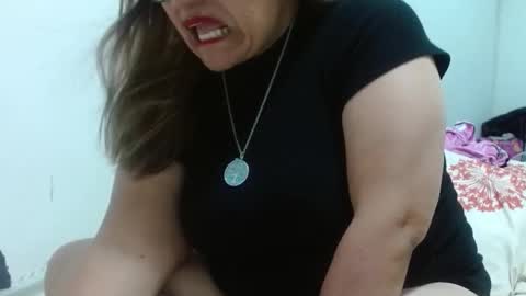 Snapshot of milena_hoot_ chatting on September 20, 2:12 am MILENA online show from September 20, 2:12 am