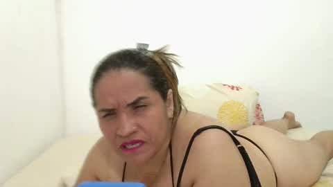 Snapshot of milena_hoot_ chatting on November 7, 4:23 am MILENA online show from November 7, 4:23 am