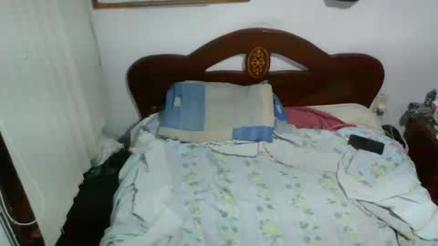 mileslennon online show from February 21, 6:36 am