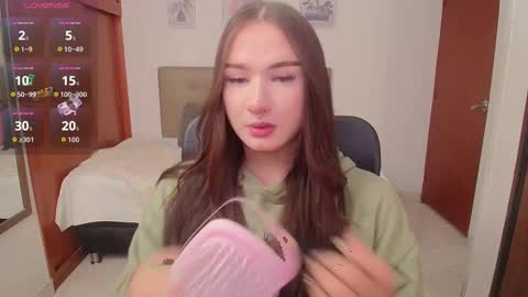 Miley online show from October 8, 2:25 pm