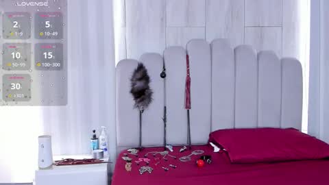 MILEY  online show from November 22, 3:55 pm