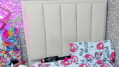 MILEY online show from December 4, 10:51 pm