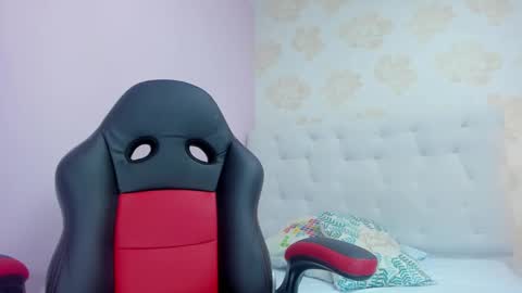 MILEY online show from March 1, 2:48 am