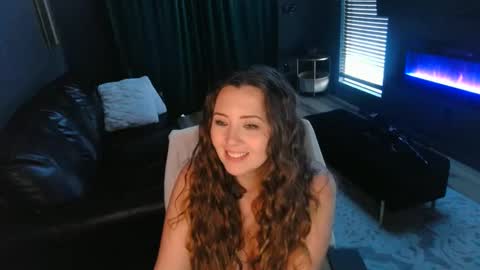 Snapshot of mileymadness chatting on February 21, 12:16 am Miley Madness online show from February 21, 12:16 am
