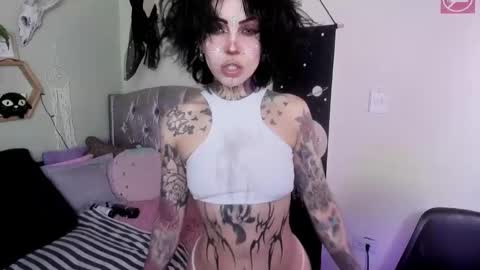 Isabella online show from March 7, 1:40 pm