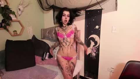 Isabella online show from February 10, 1:48 pm