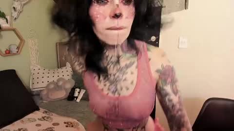 Isabella online show from May 23, 1:48 pm