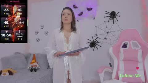 Aura  online show from October 26, 2:50 am