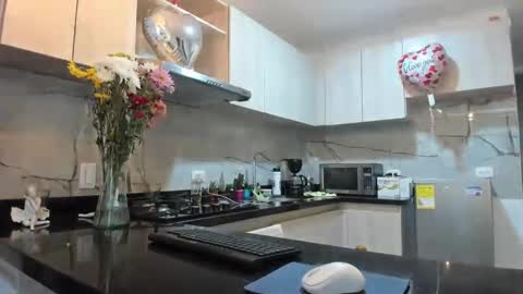 Snapshot of milfashley chatting on February 19, 1:39 pm ASHLEY online show from February 19, 1:39 pm