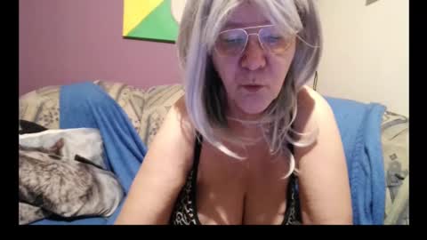 Milfchantal online show from January 24, 7:51 am