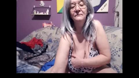 Milfchantal online show from February 12, 4:44 pm