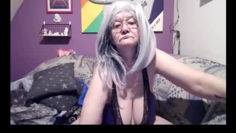 Milfchantal online show from March 5, 5:18 pm