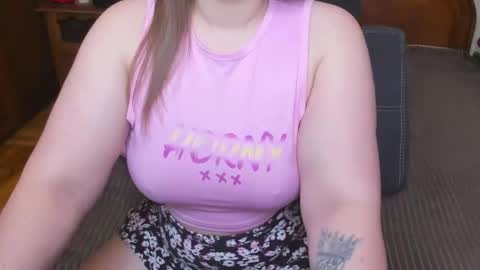 Snapshot of milfdeaa chatting on February 3, 6:40 am Dea online show from February 3, 6:40 am