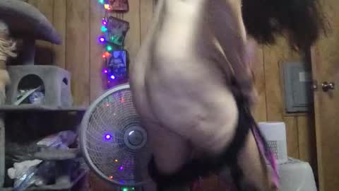 Snapshot of milfmichelle69 chatting on May 17, 7:21 pm milfmichelle69 online show from May 17, 7:21 pm