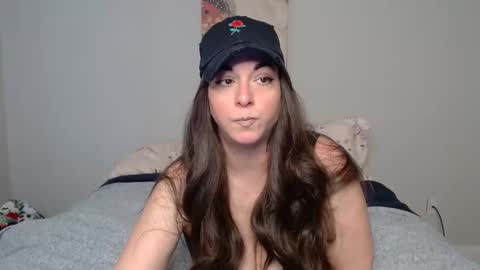 Snapshot of milfmonee chatting on February 18, 7:52 pm MILF Monee online show from February 18, 7:52 pm