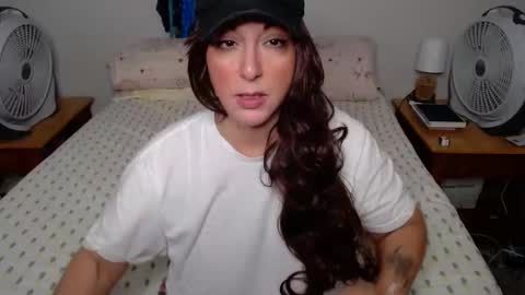 Snapshot of milfmonee chatting on October 14, 4:08 pm MILF Monee online show from October 14, 4:08 pm