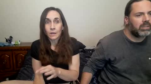 Snapshot of milfqueen831 chatting on January 8, 6:09 am Jessica and Roger online show from January 8, 6:09 am